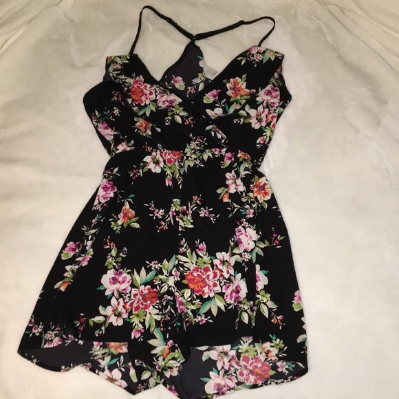 Xhilaration Other - Floral Medium Romper